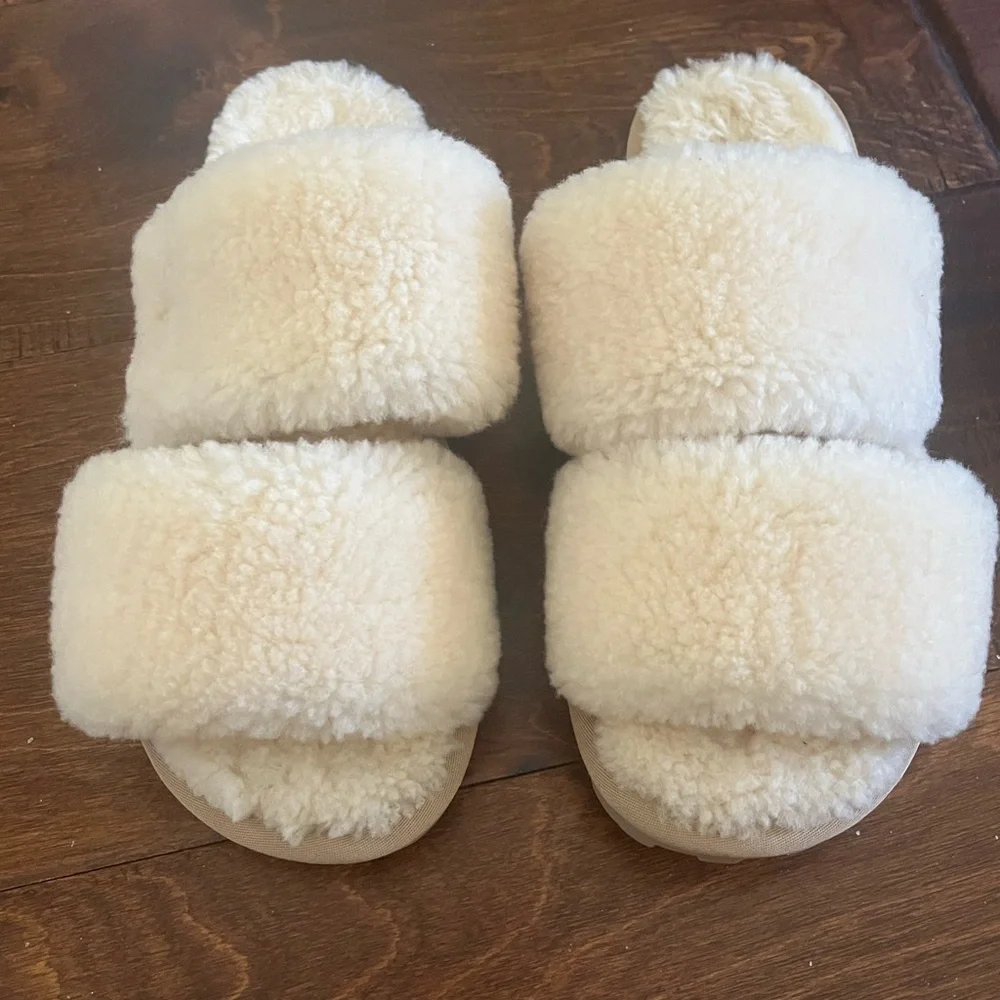 UGG Slipper/Slide Sheepskin Insole. Size M - Picture 2 of 9